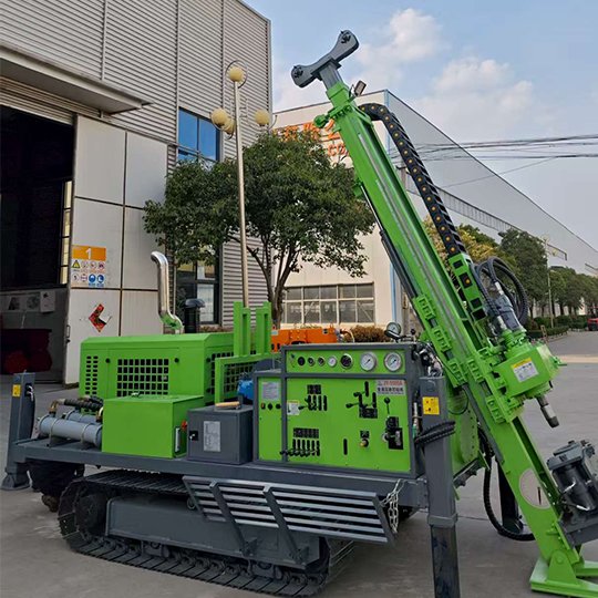 Analyzing geological formations-full hydraulic core drilling rig